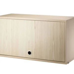Komoda String Cabinet with flip door, ash Dokud Zásoby Vydrží